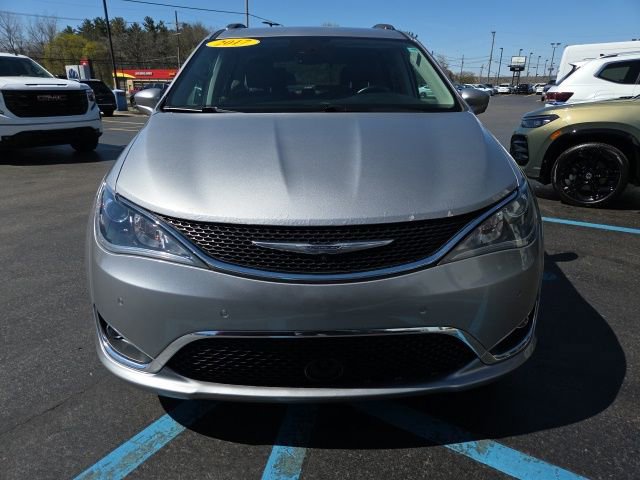 Used 2017 Chrysler Pacifica Touring-L Plus w/ Advanced Safetytec Group image 2