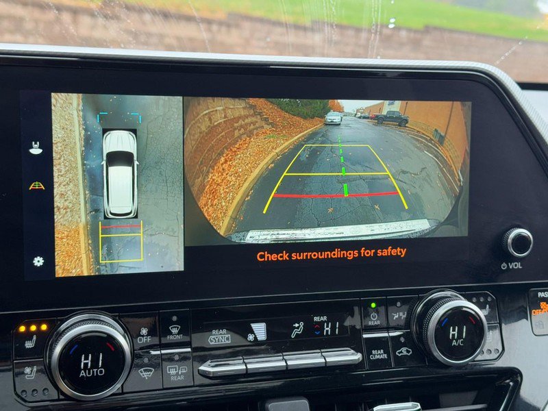 Used 2023 Toyota Highlander image 24