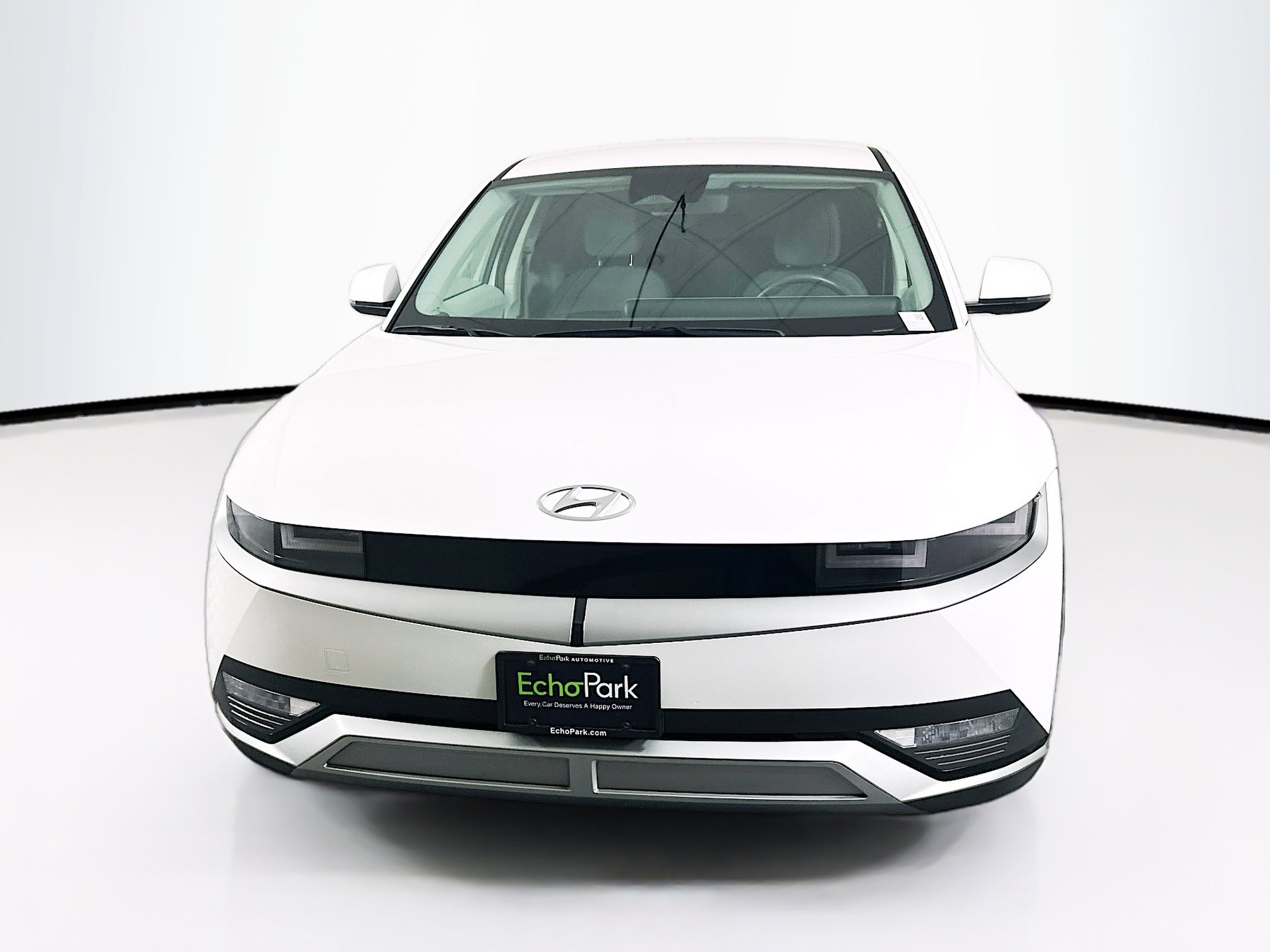 Used 2024 Hyundai Ioniq 5 SE image 2