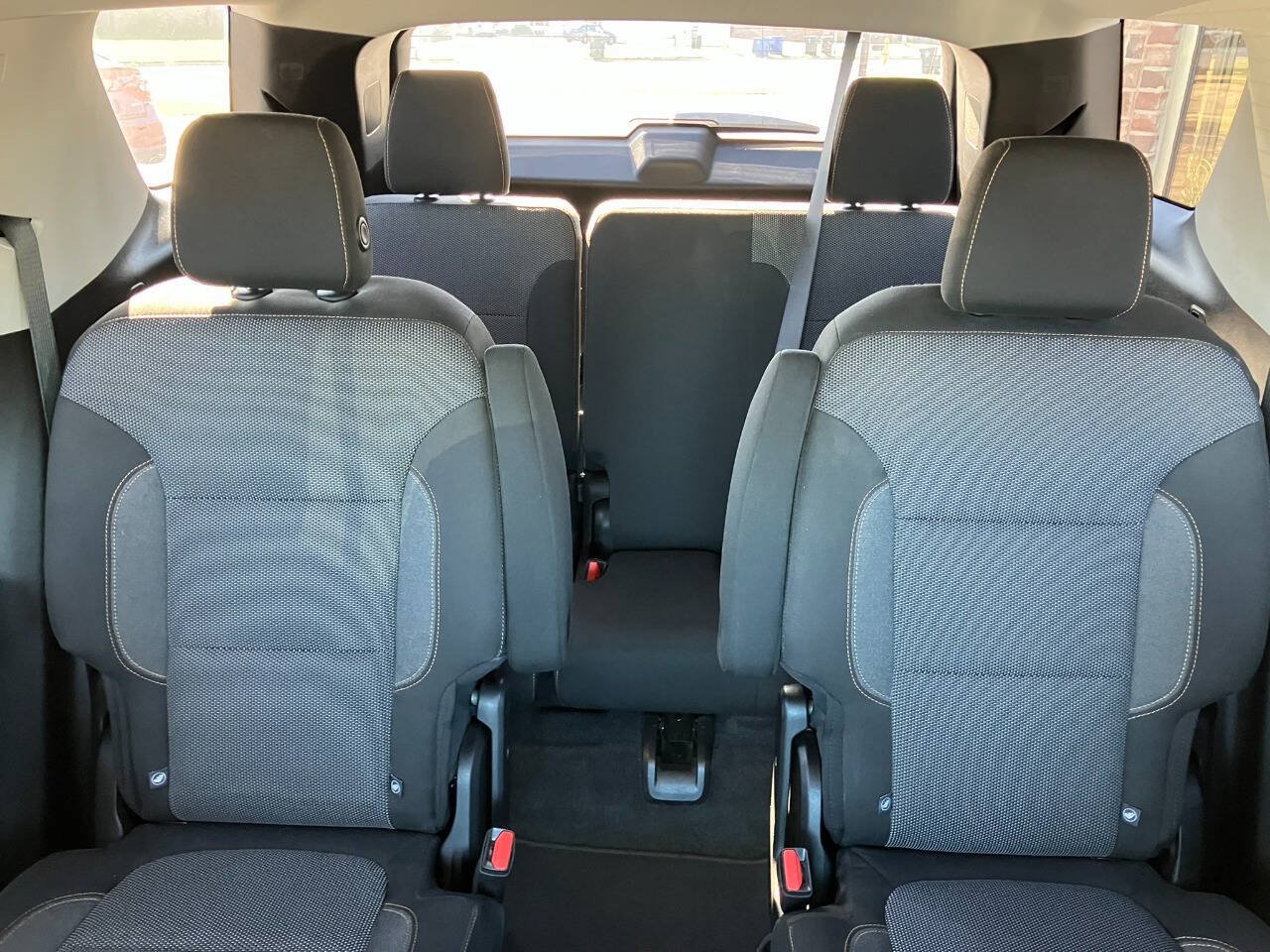 Used 2018 Chevrolet Traverse LT AWD/4WD image 23