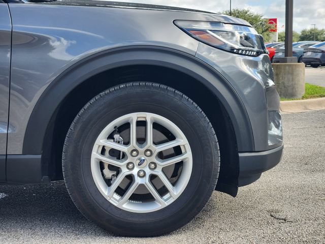 Used 2025 Ford Explorer Active w/ Active Comfort Package RWD image 9