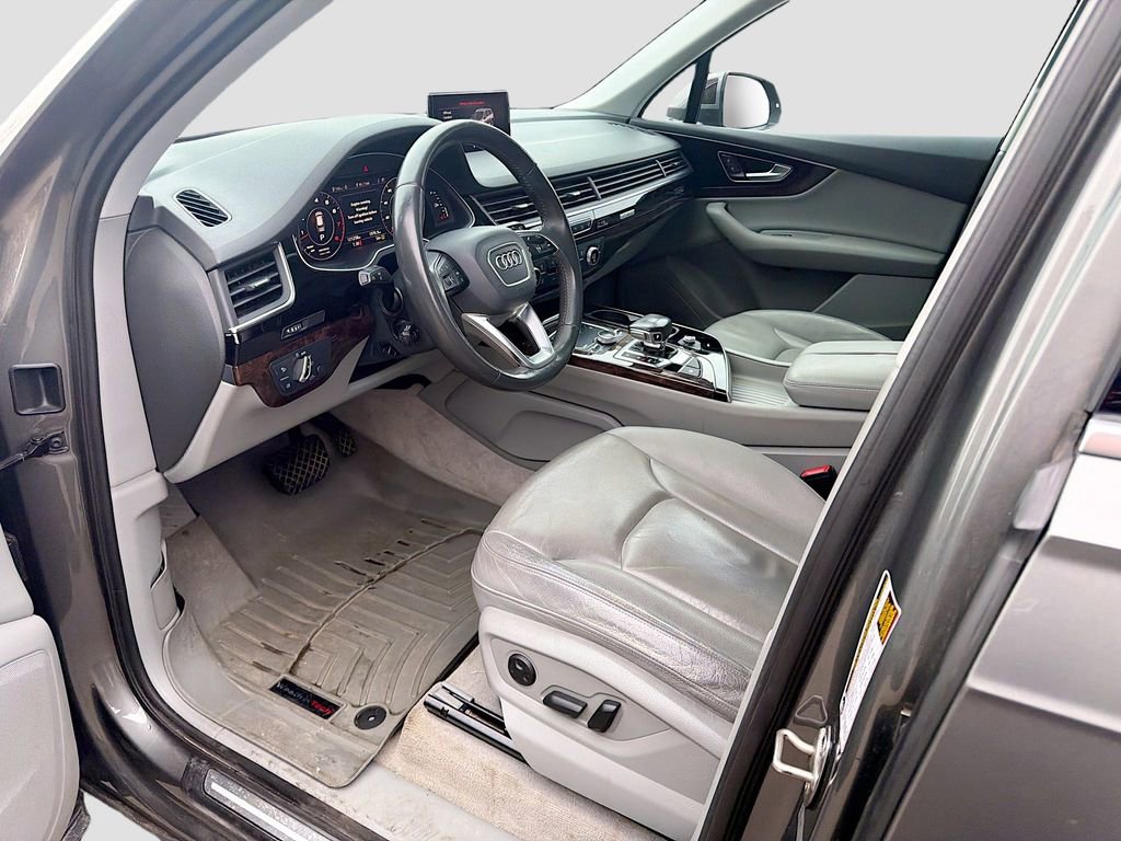 Used 2017 Audi Q7 3.0T Premium Plus w/ Premium Plus Package image 26