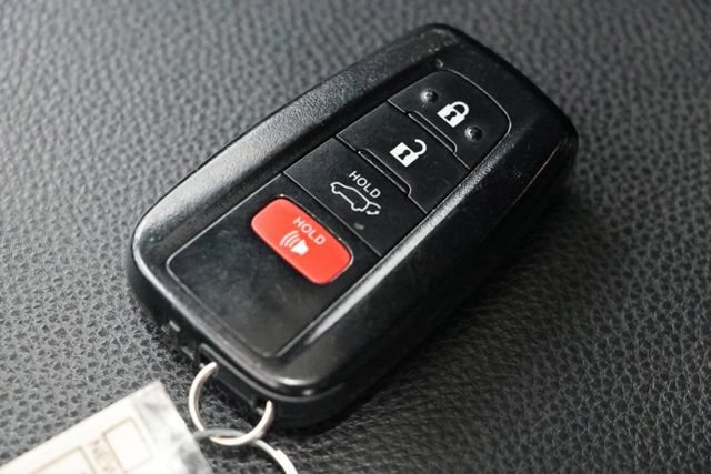 Used 2022 Toyota RAV4 SE w/ Convenience Package AWD/4WD image 38