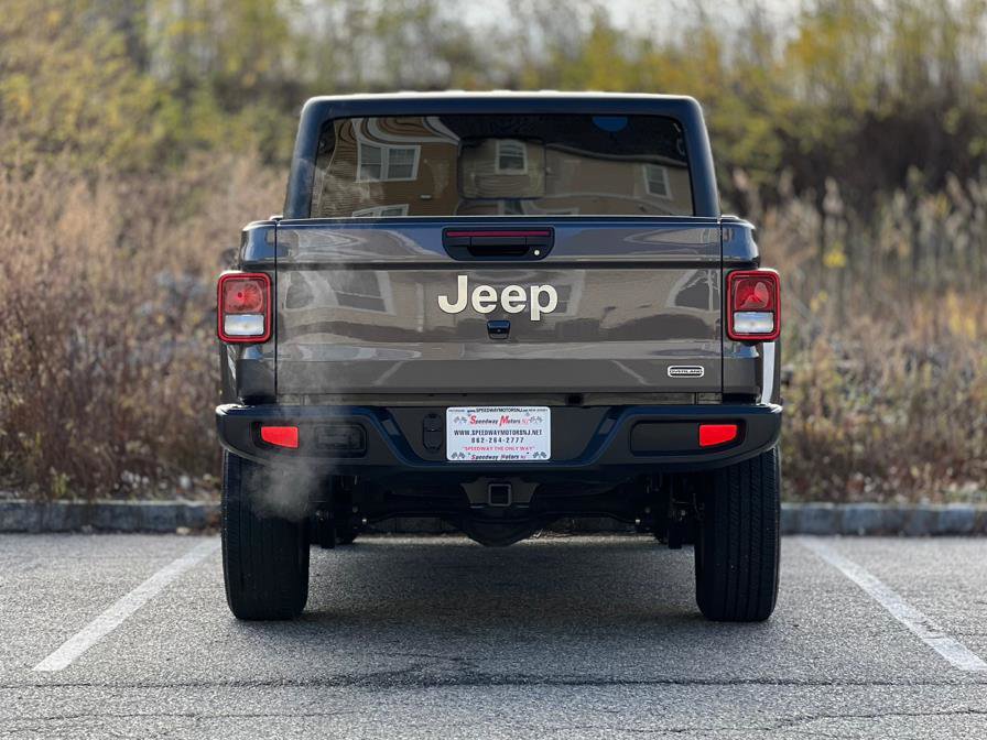 Used 2022 Jeep Gladiator Overland w/ Popular Equipment Package image 7