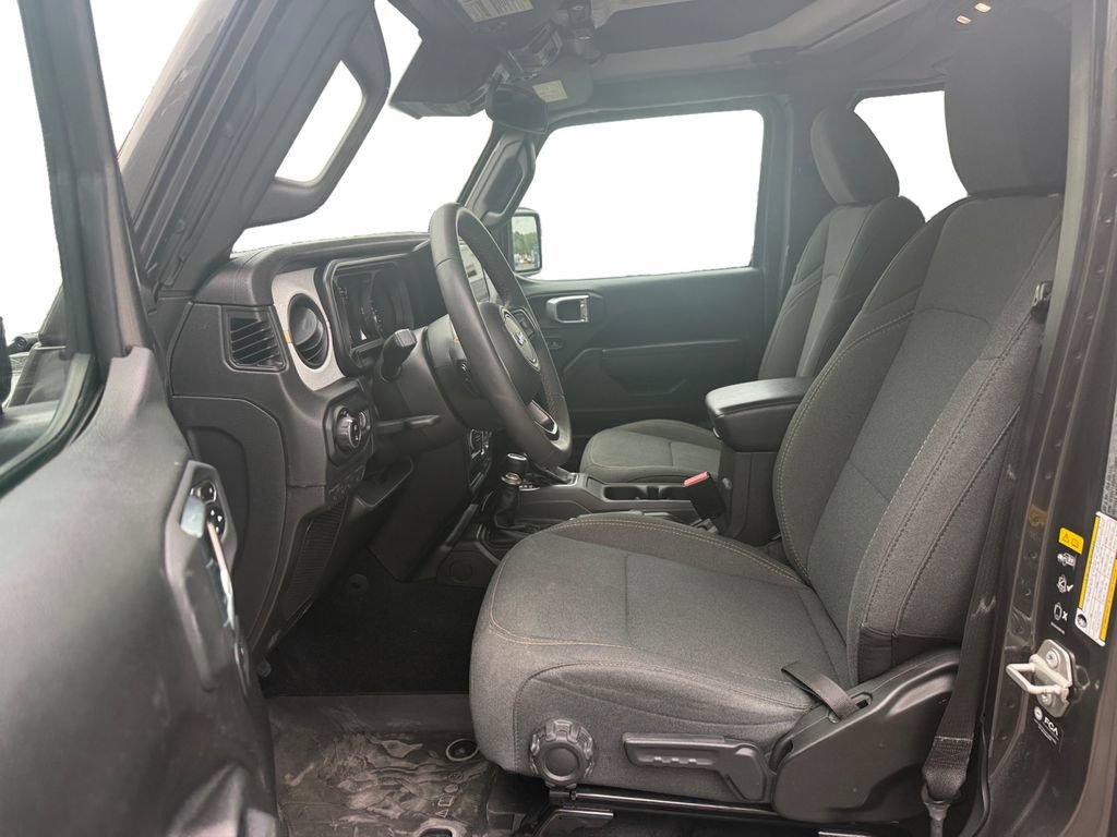 Used 2024 Jeep Gladiator Sport AWD/4WD image 9