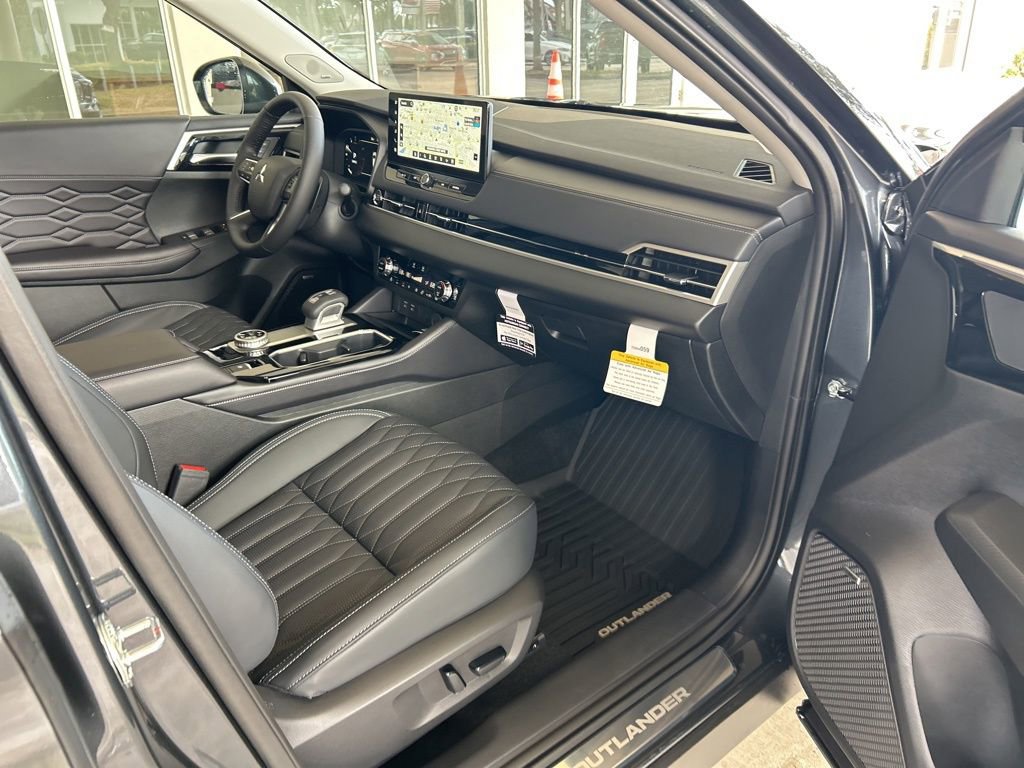 New 2026 Mitsubishi Outlander AWD image 24