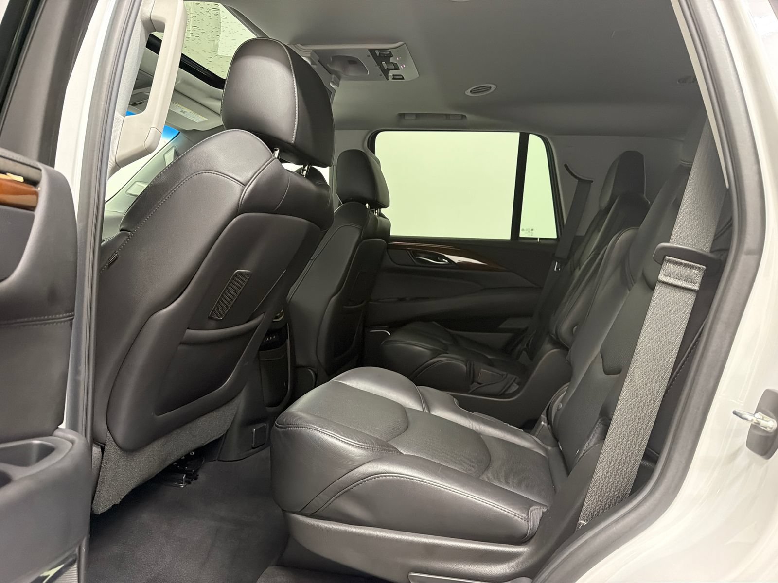 Used 2018 Cadillac Escalade Premium Luxury AWD/4WD image 25