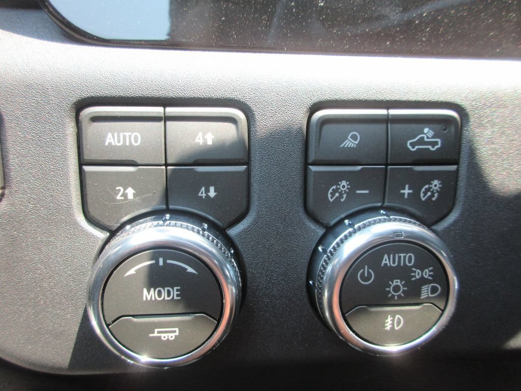 New 2026 GMC Sierra 2500 SLT AWD/4WD image 17