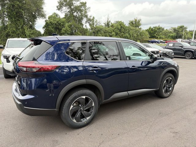 Used 2024 Nissan Rogue SV AWD/4WD image 2