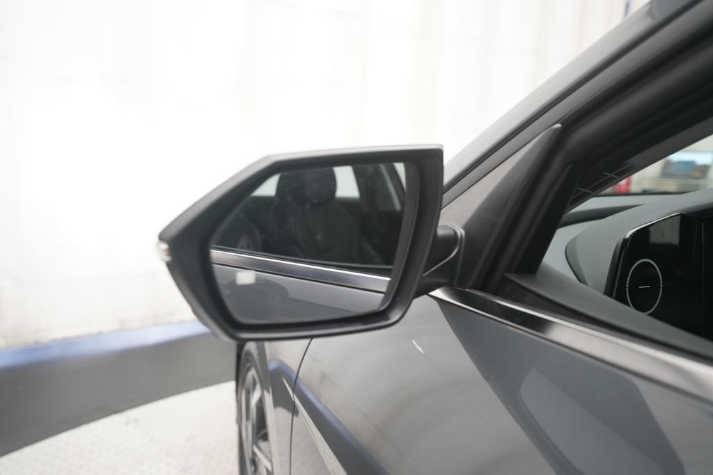 Used 2024 Hyundai Elantra Limited FWD image 24