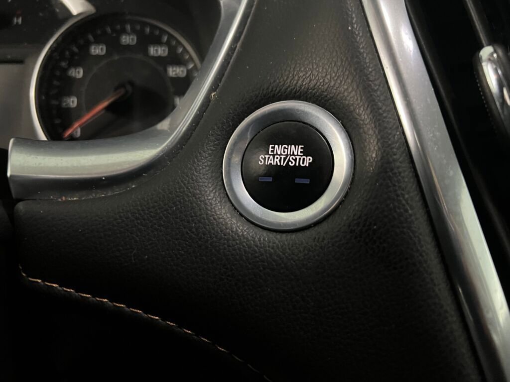 Used 2020 Chevrolet Traverse LT image 16