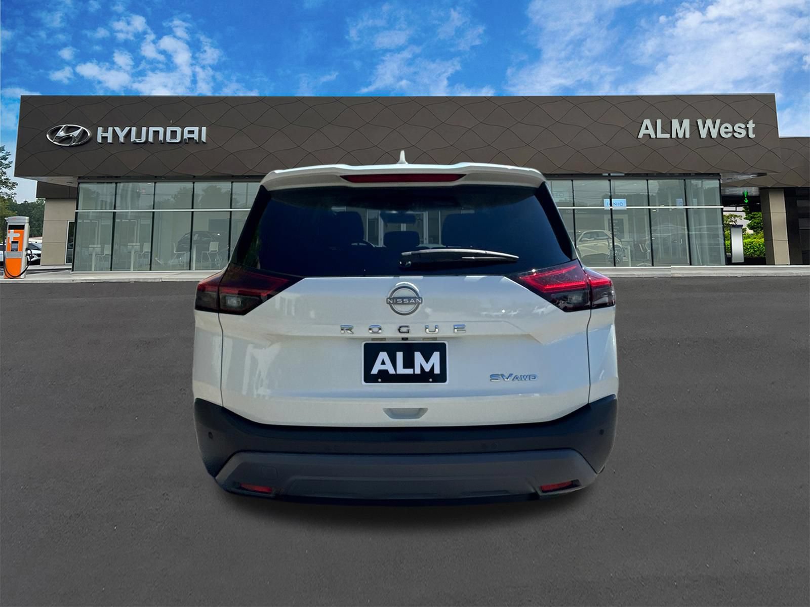Used 2023 Nissan Rogue SV AWD/4WD image 6