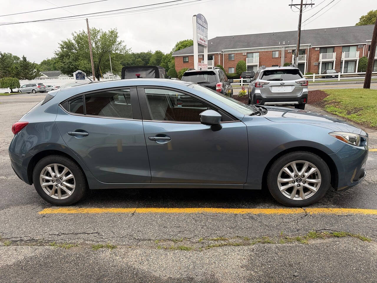 Used 2016 MAZDA MAZDA3 i Touring FWD image 11