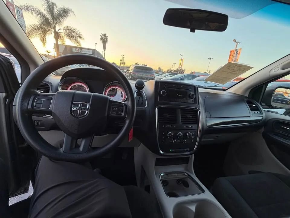 Used 2012 Dodge Grand Caravan SXT image 10