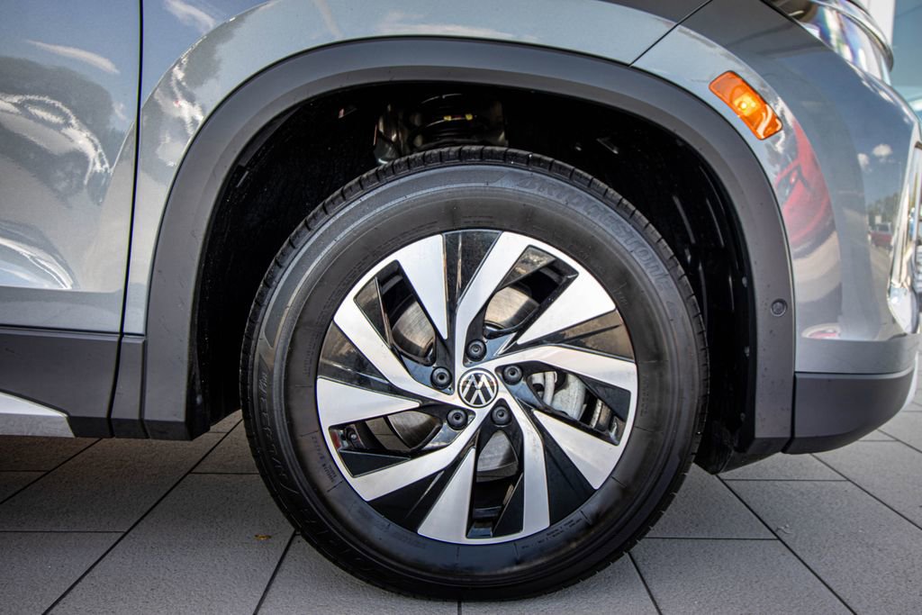 Used 2025 Volkswagen Tiguan S FWD image 4