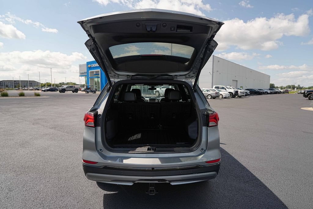 Used 2024 Chevrolet Equinox RS w/ LPO, Floor Liner Package AWD/4WD image 14