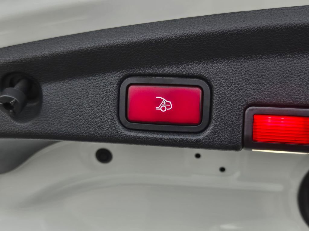 Used 2022 Mercedes-Benz E 450 4MATIC Cabriolet image 38