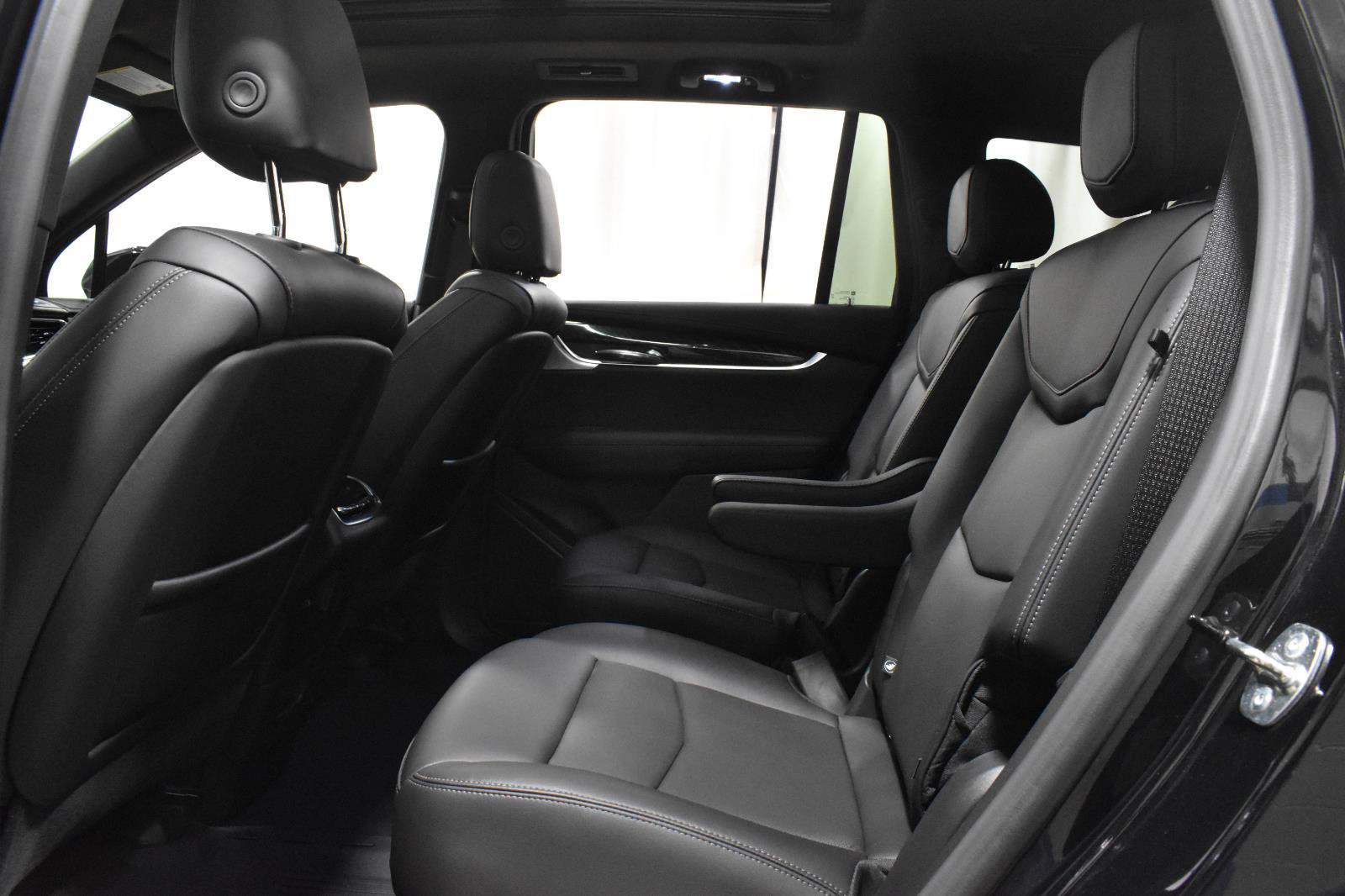 Certified 2024 Cadillac XT6 Premium Luxury FWD image 4
