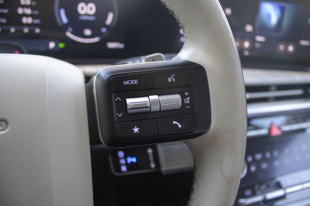 Used 2024 Hyundai Santa Fe Calligraphy image 13