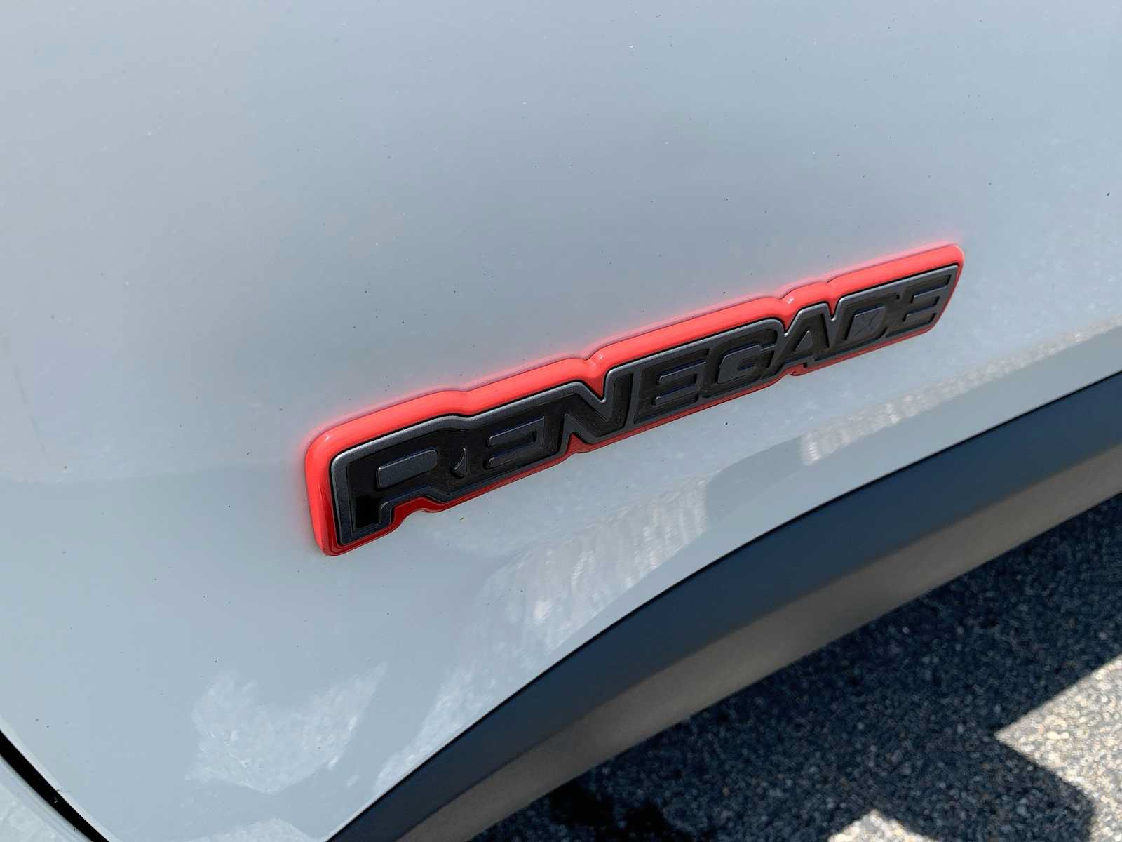 Used 2016 Jeep Renegade Trailhawk w/ Cold Weather Group AWD/4WD image 28