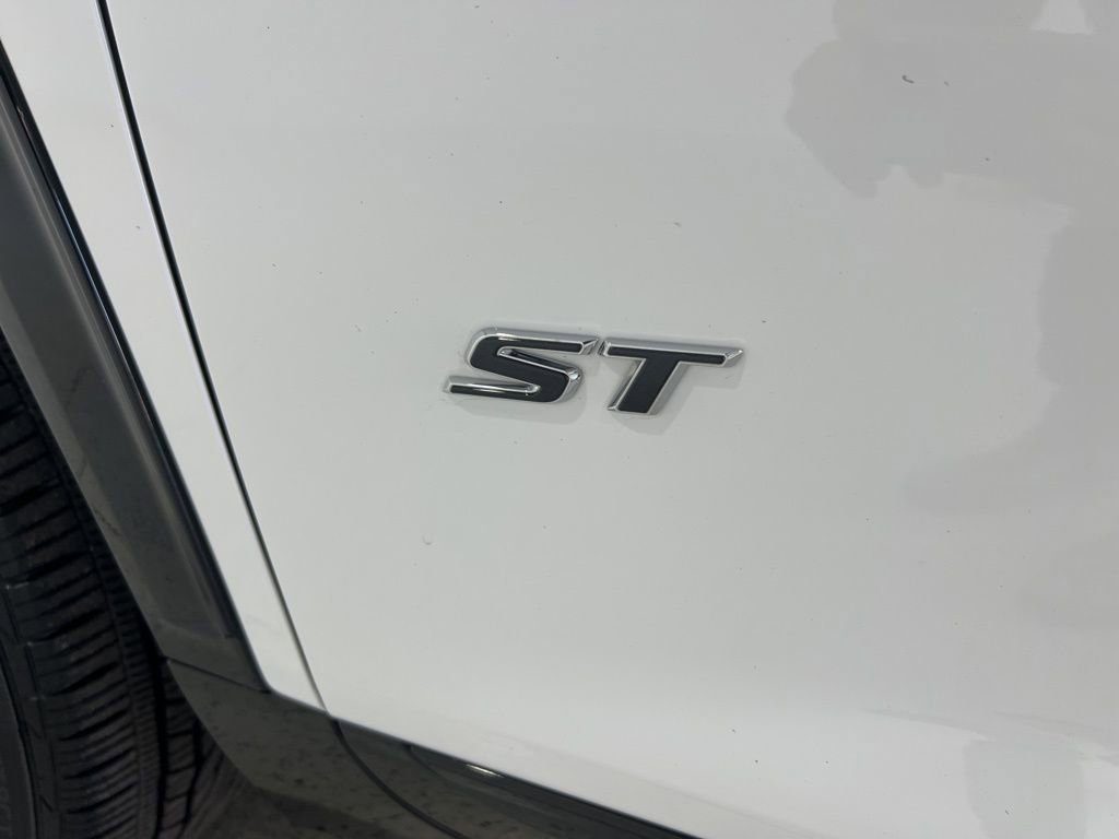 Used 2025 Buick Enclave Sport Touring FWD image 28
