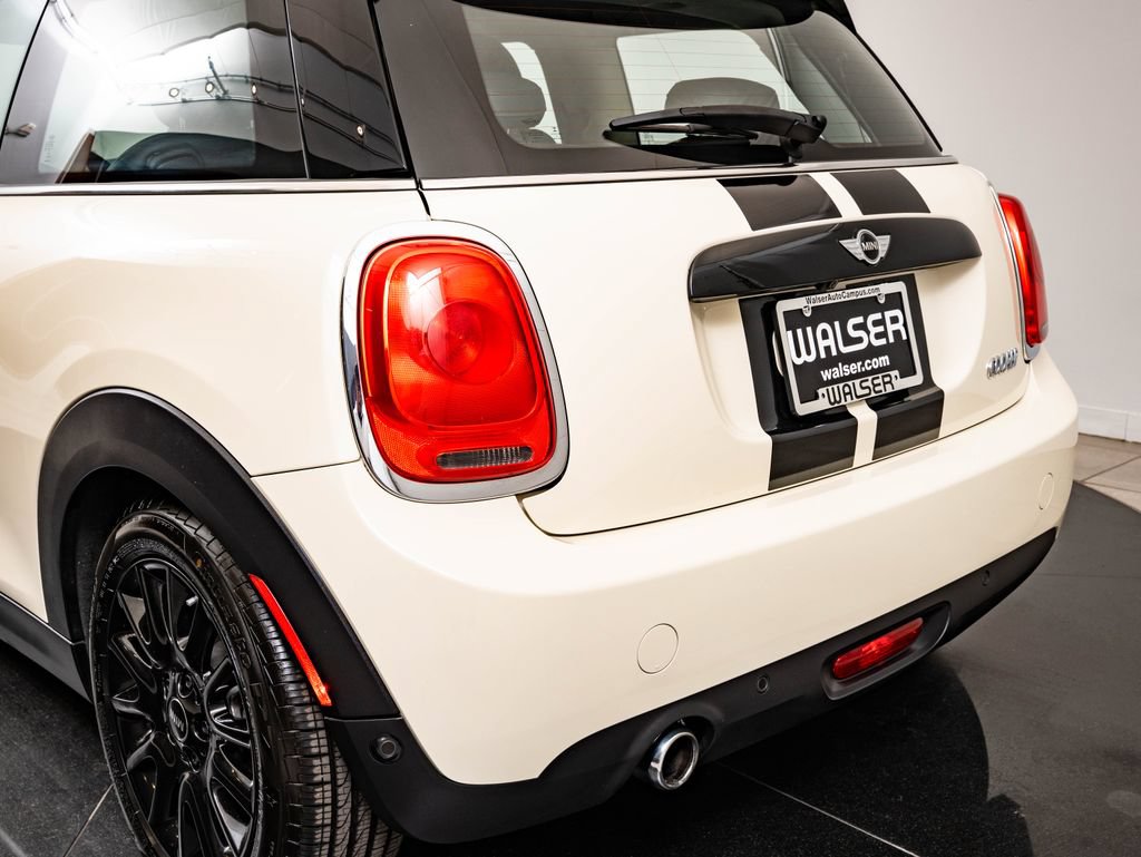 Used 2018 MINI Cooper 2-Door Hardtop FWD image 17