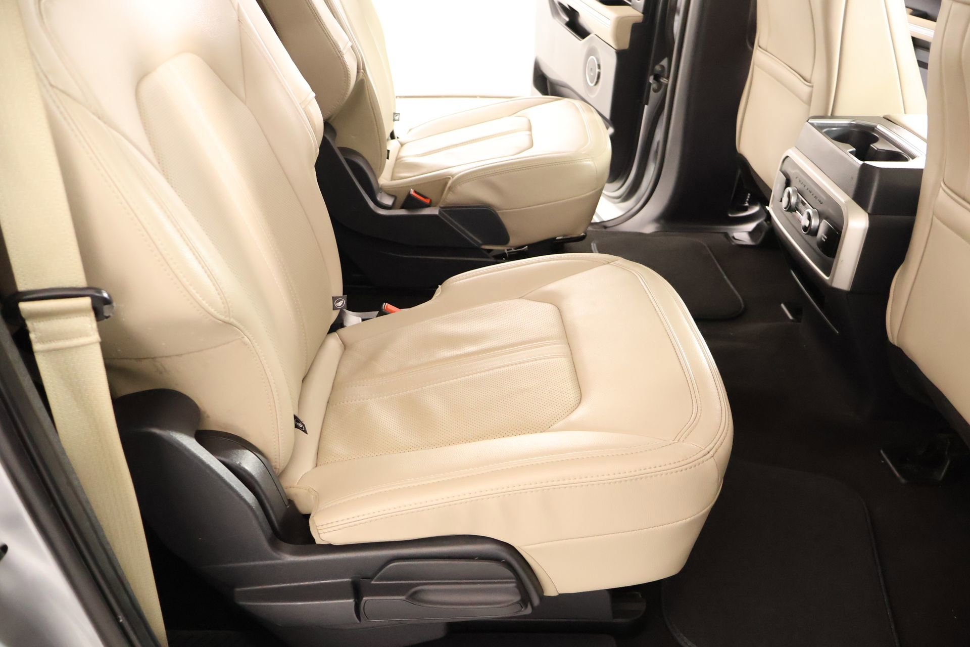 Used 2024 Ford Expedition Max Limited image 16