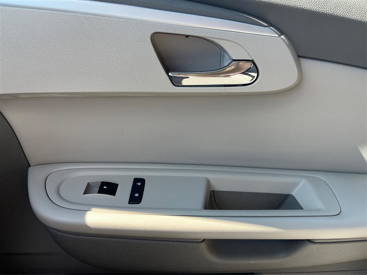 Used 2012 Chevrolet Traverse LT image 21