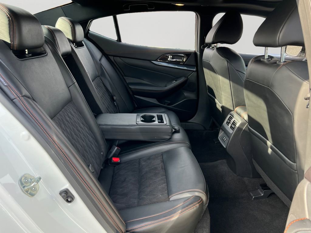 Used 2023 Nissan Maxima SR w/ Sport Mat Group image 8