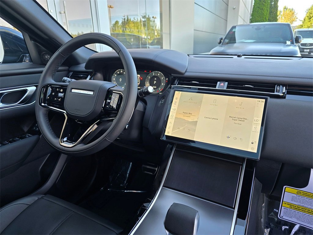 New 2026 Land Rover Range Rover Velar Dynamic SE image 32