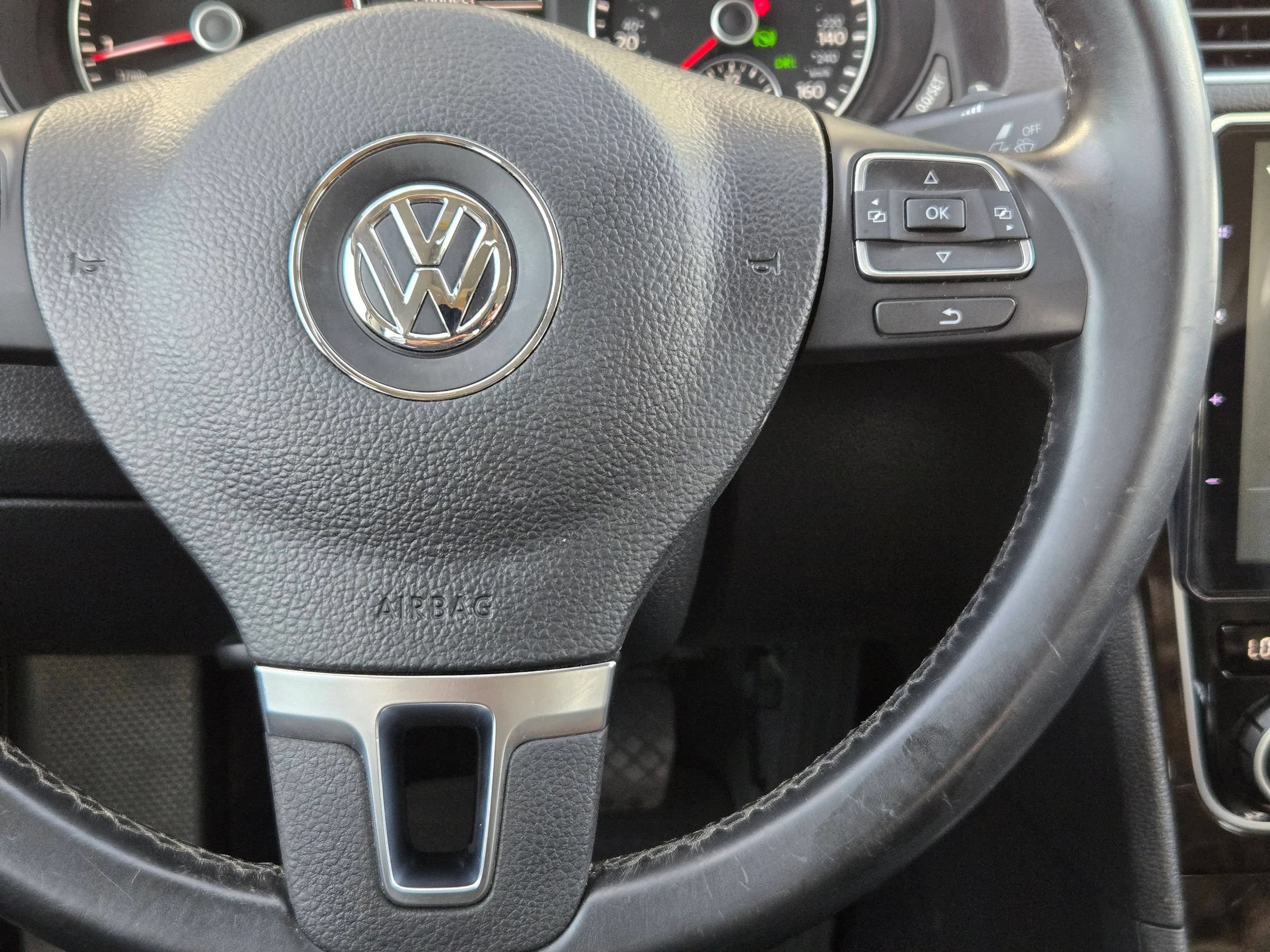 Used 2015 Volkswagen Passat 1.8T SEL Premium FWD image 22