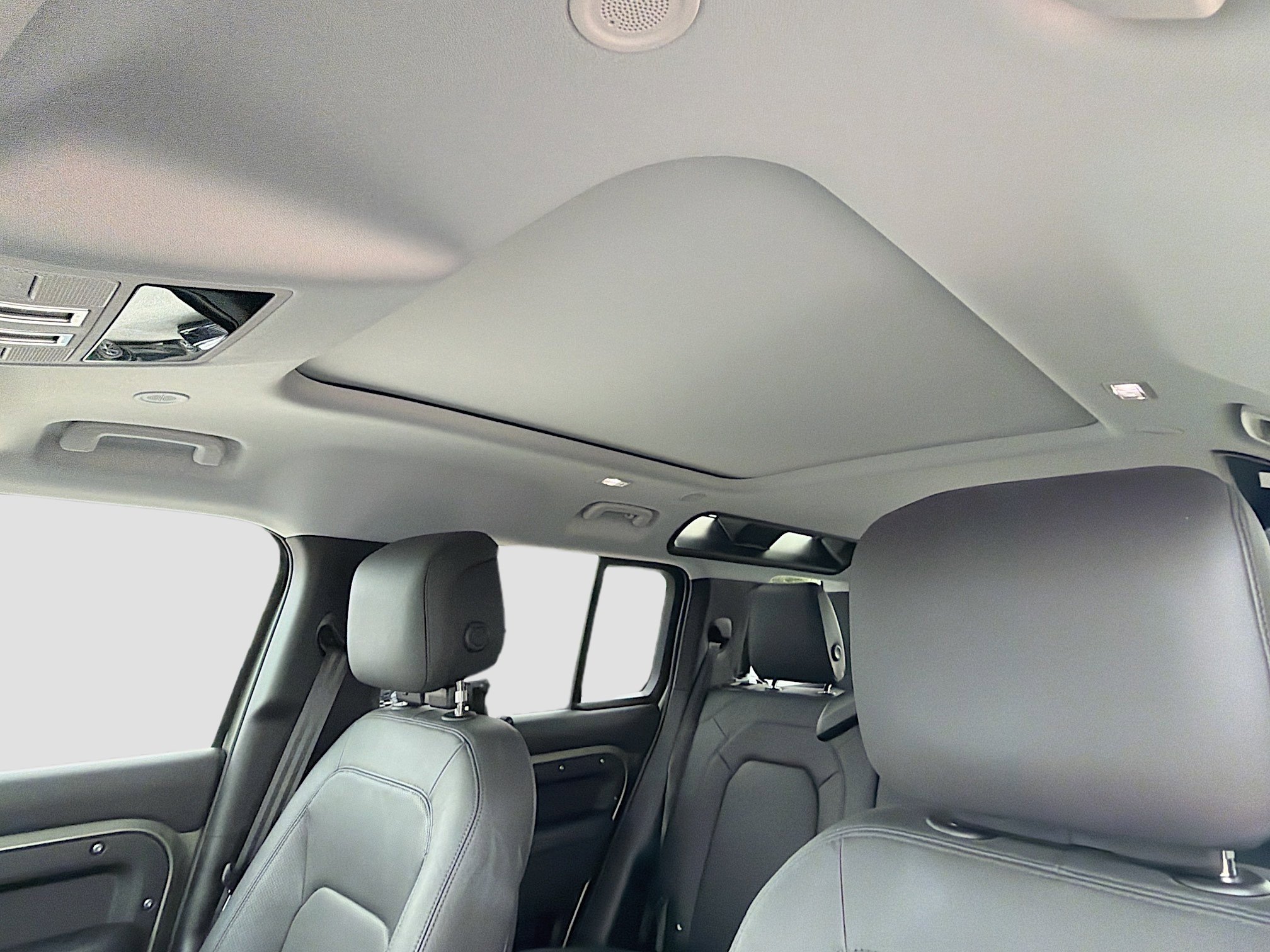 Used 2025 Land Rover Defender 110 S image 27