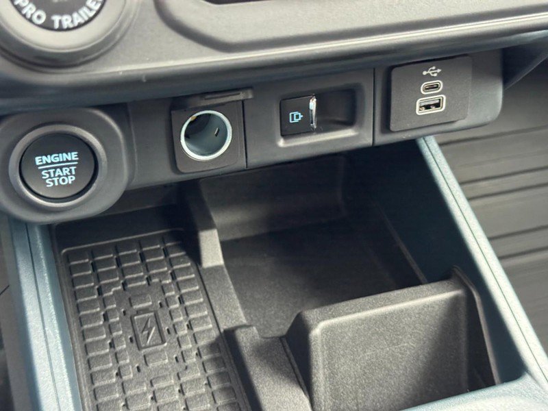 New 2025 Ford Maverick Tremor AWD/4WD image 17