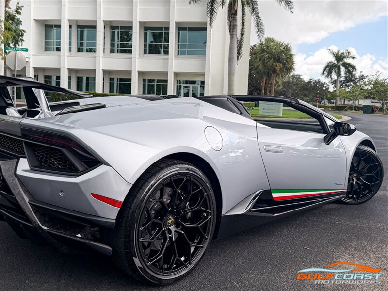 Used 2019 Lamborghini Huracan Performante AWD/4WD image 60