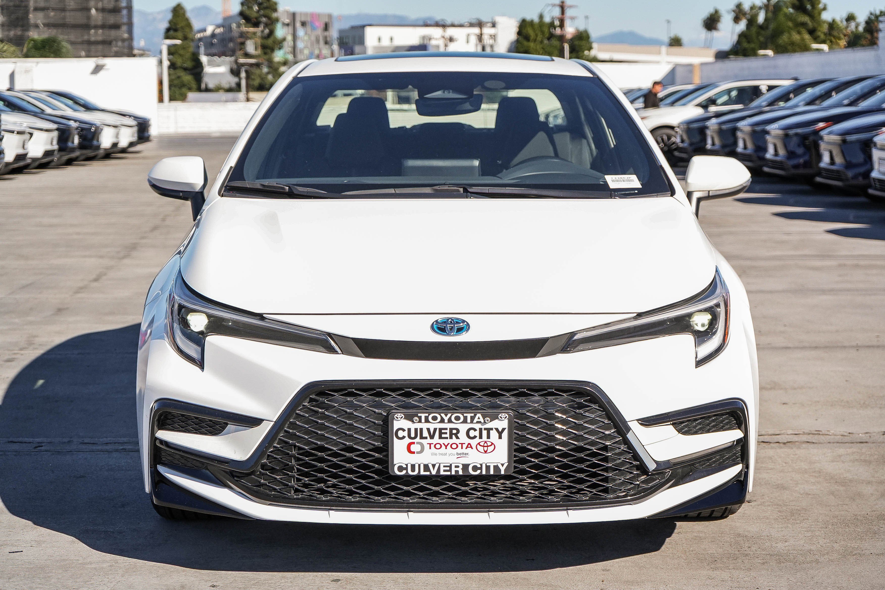 Used 2023 Toyota Corolla SE image 2