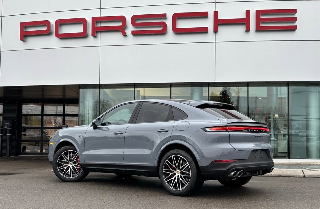 New 2026 Porsche Cayenne S image 3