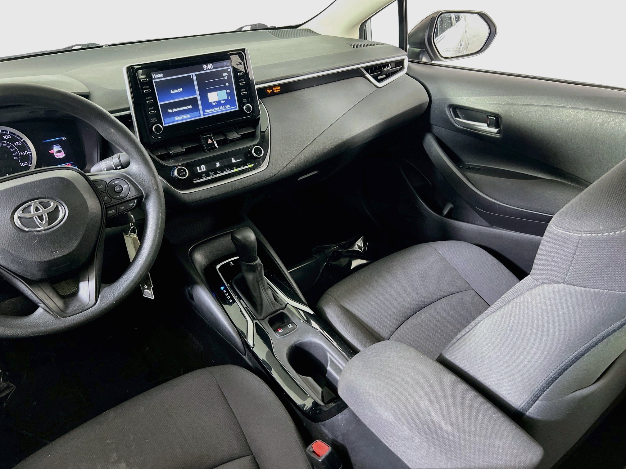 Used 2020 Toyota Corolla LE FWD image 21