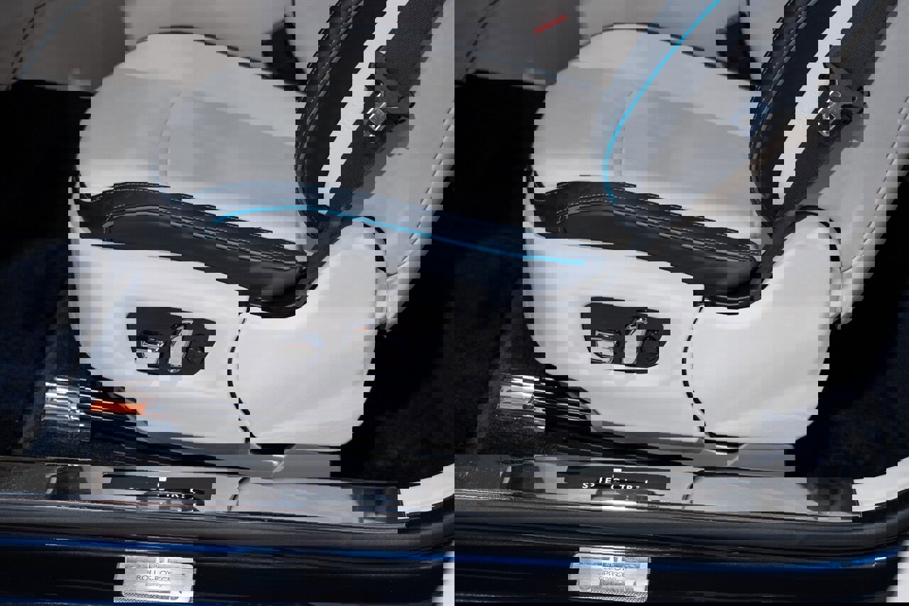 Used 2024 Rolls-Royce Spectre w/ Spectre Launch Package image 27