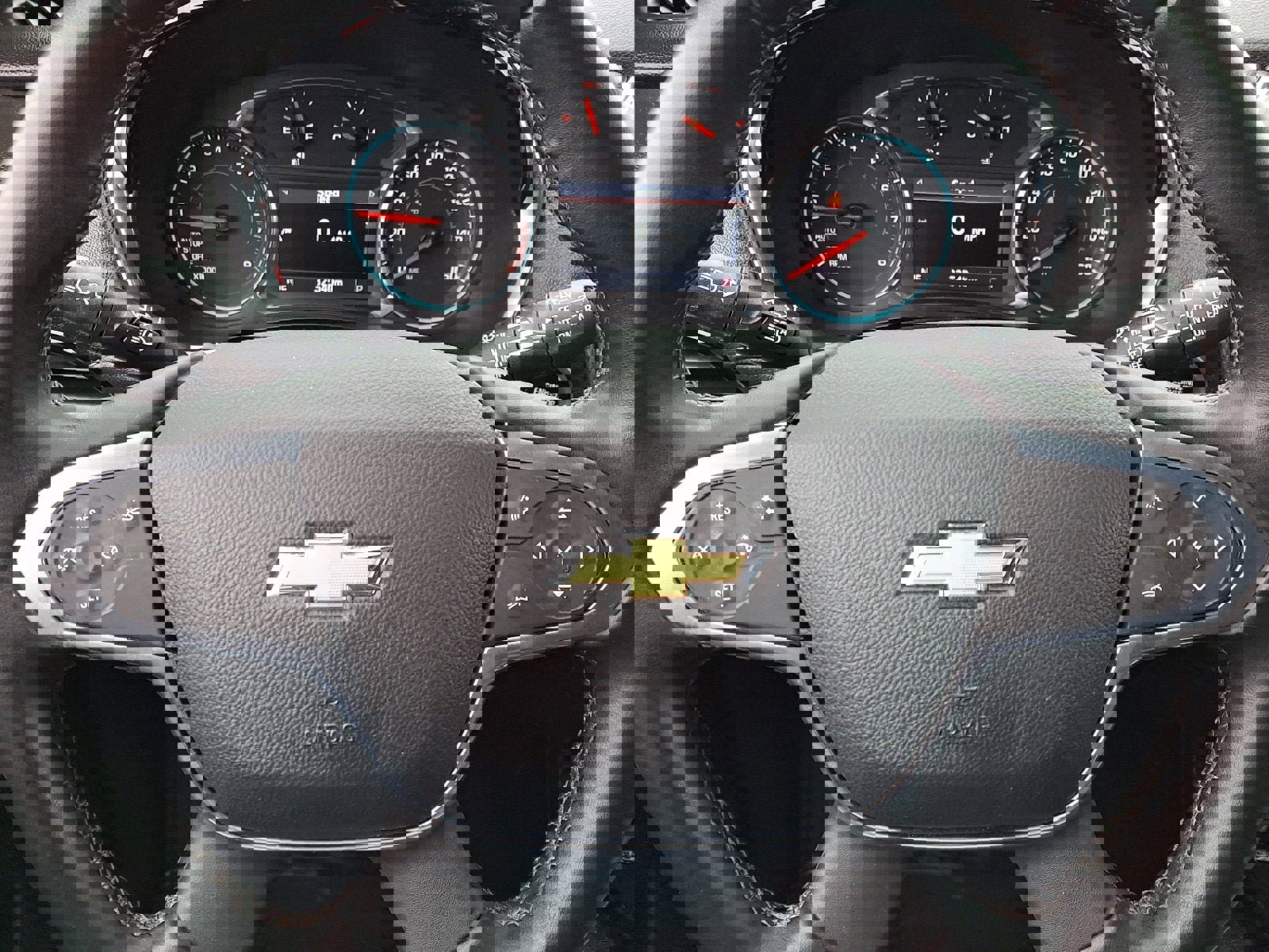 Used 2023 Chevrolet Traverse LT w/ Rear Camera Mirror Package image 21