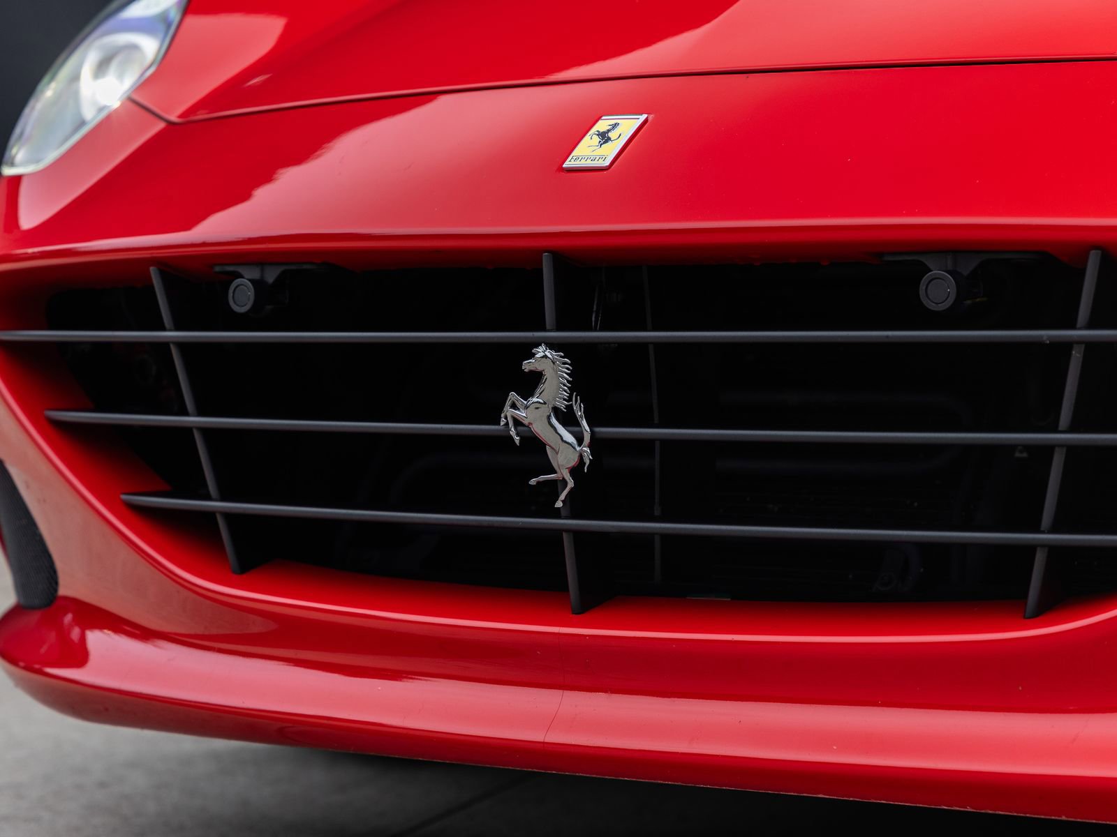 Used 2016 Ferrari California T RWD image 21