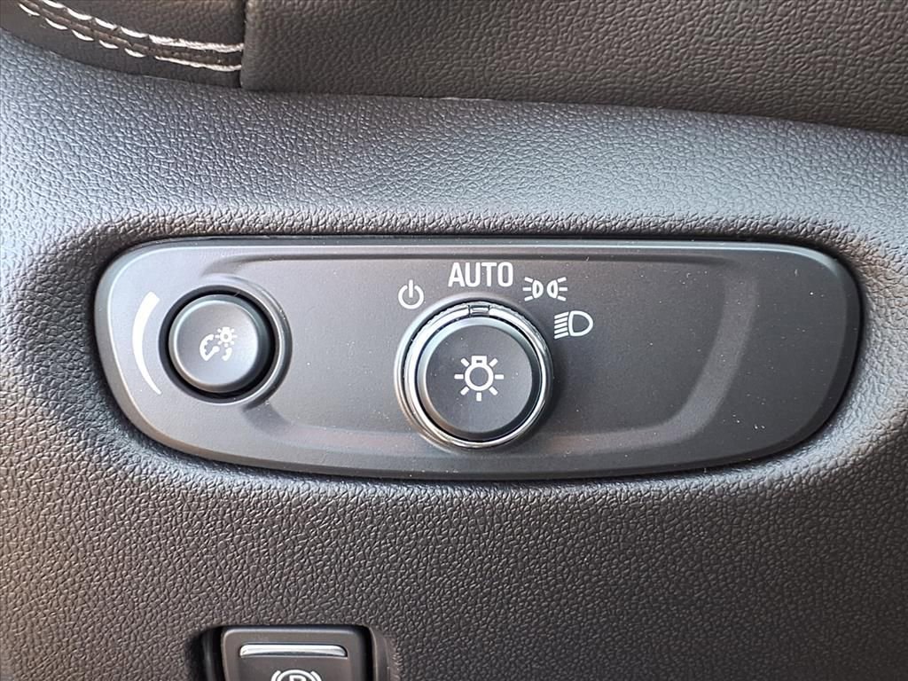 New 2025 Chevrolet Blazer LT w/ Convenience Package image 9