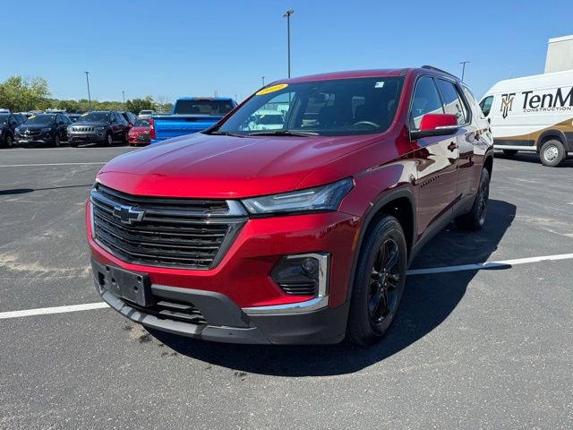 Used 2023 Chevrolet Traverse LT w/ Midnight/Sport Edition image 4