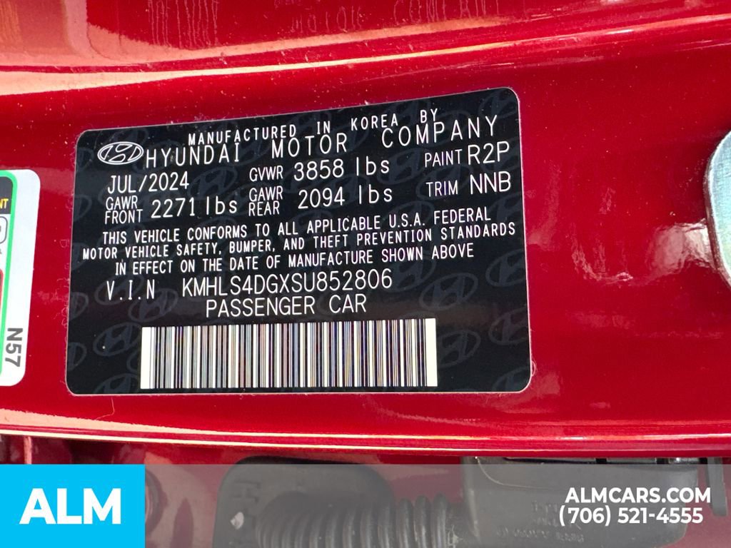 Used 2025 Hyundai Elantra SEL FWD image 36