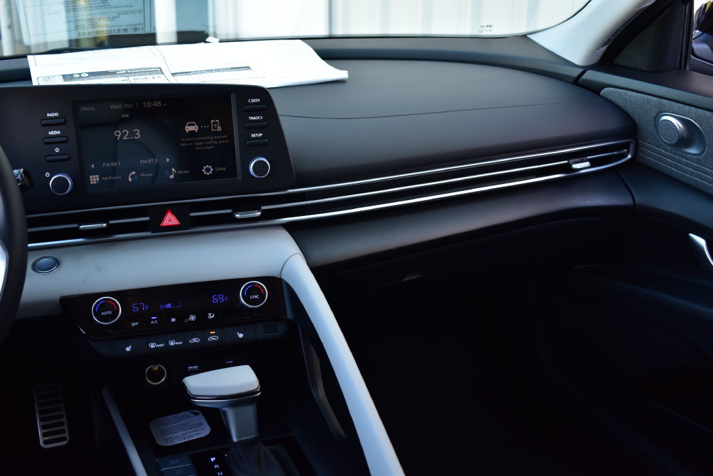 New 2026 Hyundai Elantra SEL Sport FWD image 28