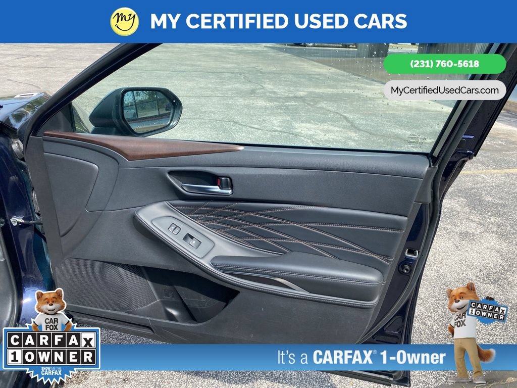 Used 2022 Toyota Avalon Limited FWD image 19