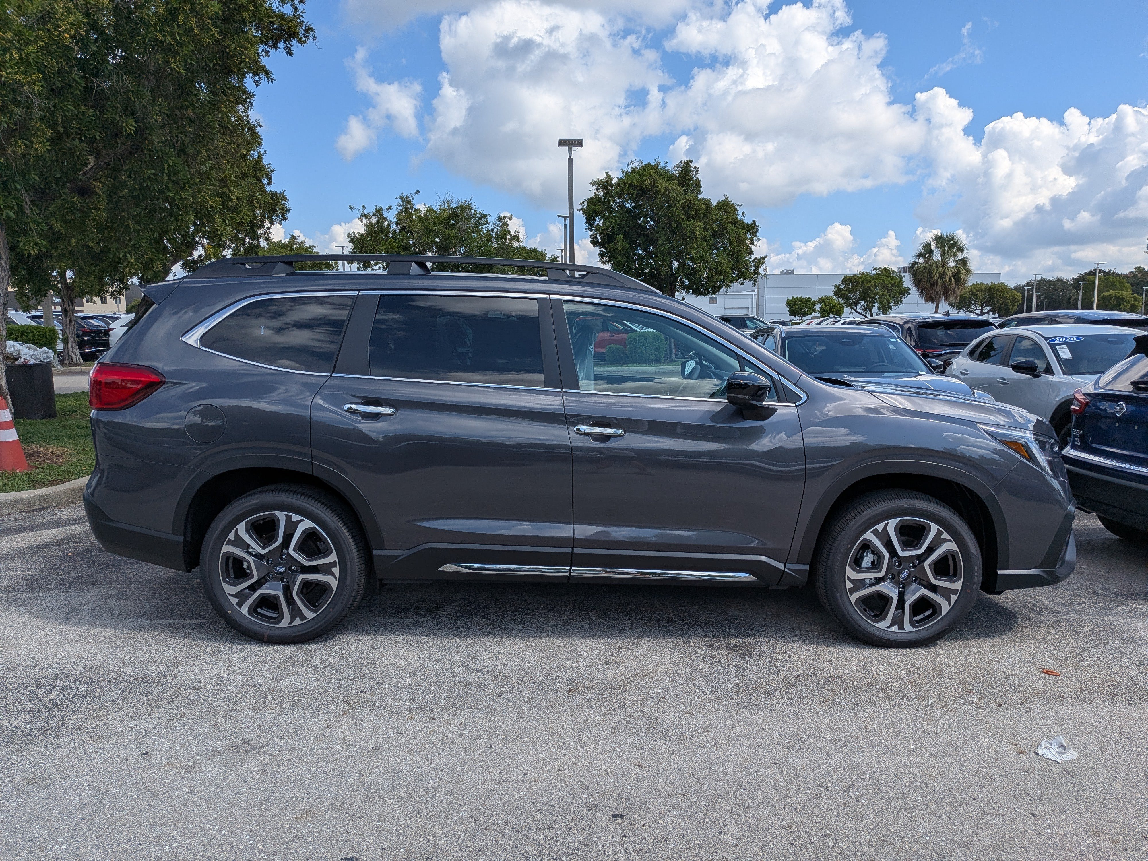 New 2026 Subaru Ascent Limited AWD/4WD image 3
