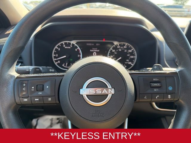 Used 2022 Nissan Rogue SV image 11