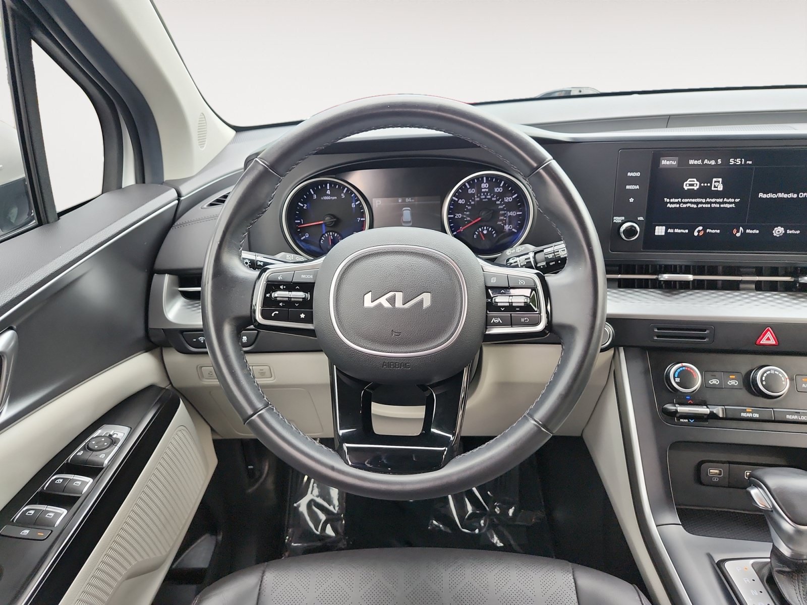 Used 2024 Kia Carnival LX FWD image 12