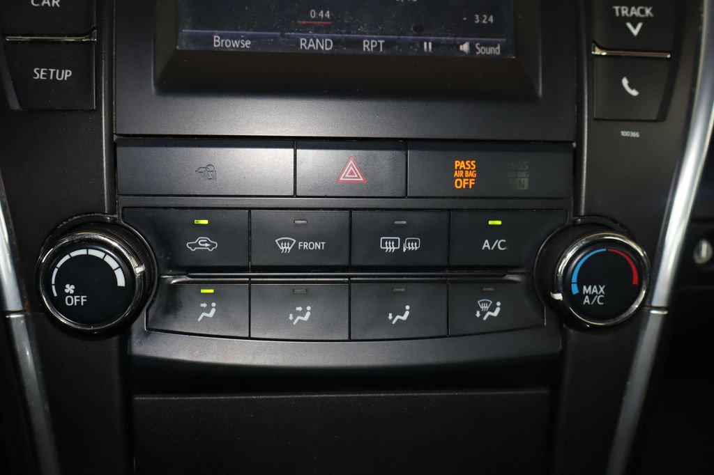 Used 2015 Toyota Camry SE FWD image 24