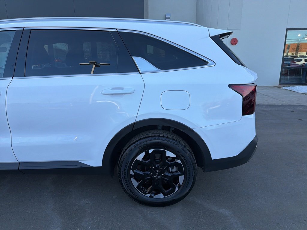Certified 2025 Kia Sorento S image 10